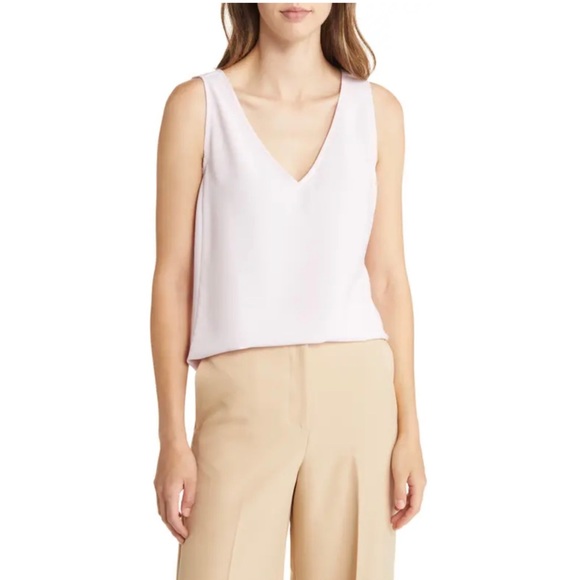 Nordstrom Tops - NORDSTROM V-Neck Sleeveless Top ❤️IN STORES❤️